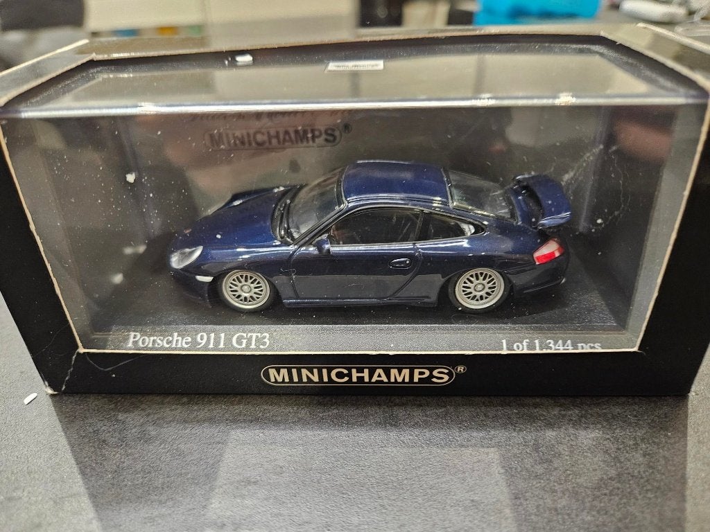 Porsche 911 GT3 de 1999 blue met 1/43, Ophalen of Verzenden, Nieuw, Auto, MiniChamps