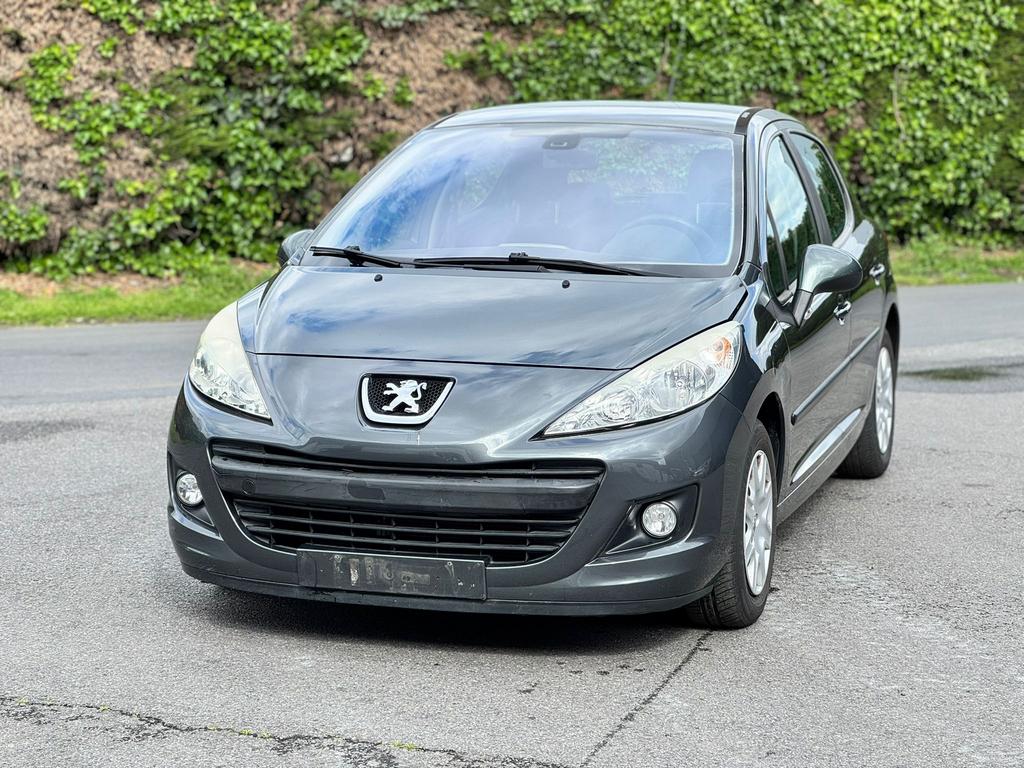 Peugeot 207 1.4Benzin 130.000 DKM, Voorwielaandrijving, 75 kW, Stof, 1360 cc