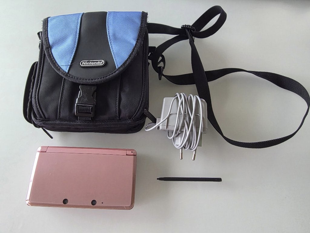 Nintendo 3DS console met lader, Nintendo tas, Ophalen of Verzenden, 3DS