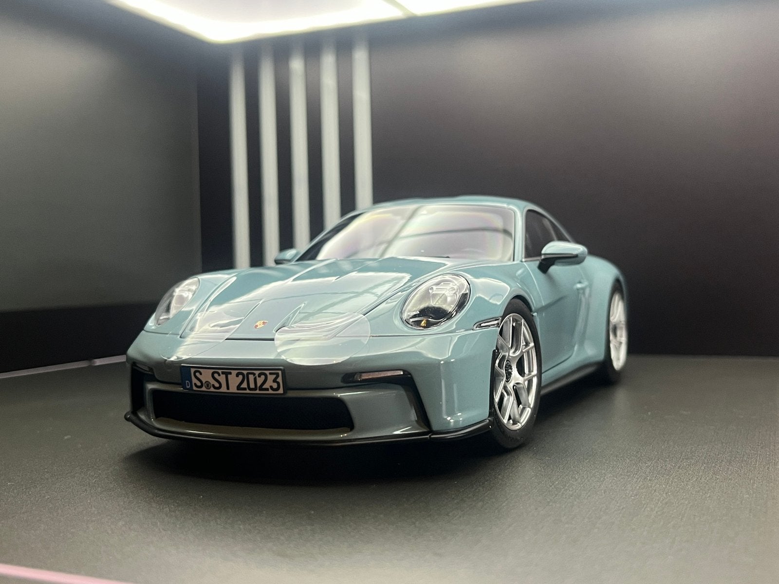 Porsche 992 S/T meissenblau, Ophalen, Norev