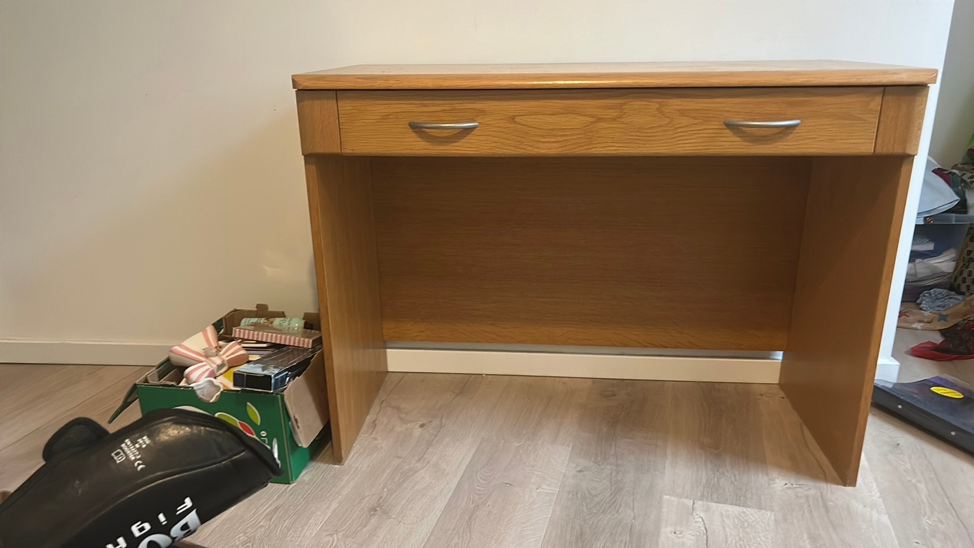Bureau eiken licht, Huis en Inrichting, Ophalen, Zo goed als nieuw