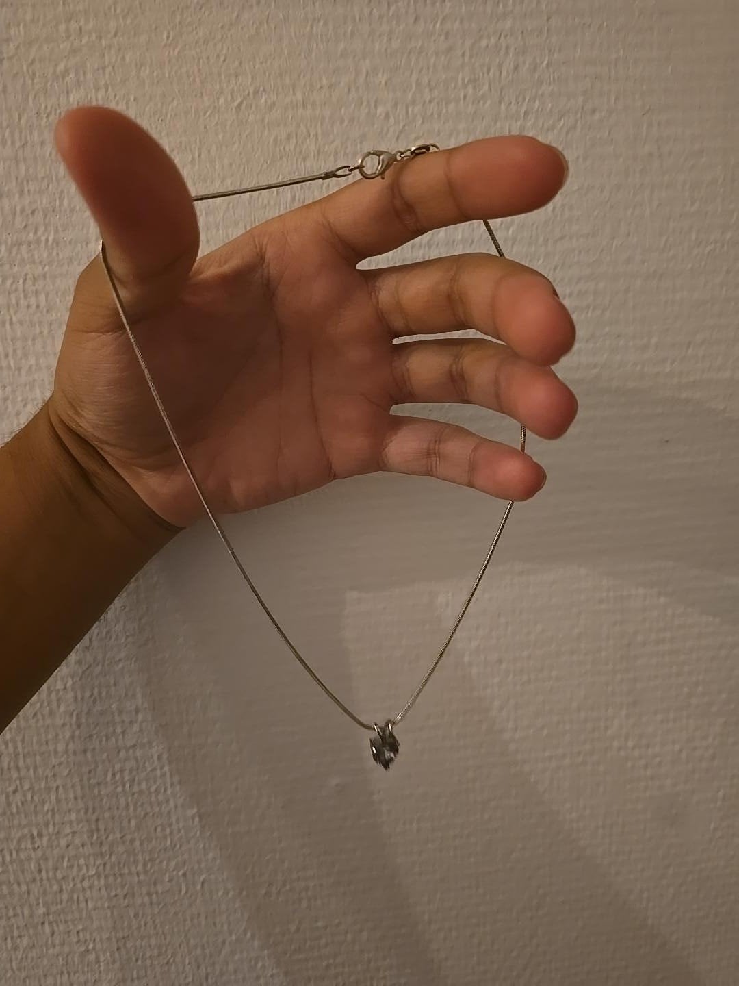Zilverkleurige ketting met hartvormige steen, Bijoux, Sacs & Beauté, Enlèvement