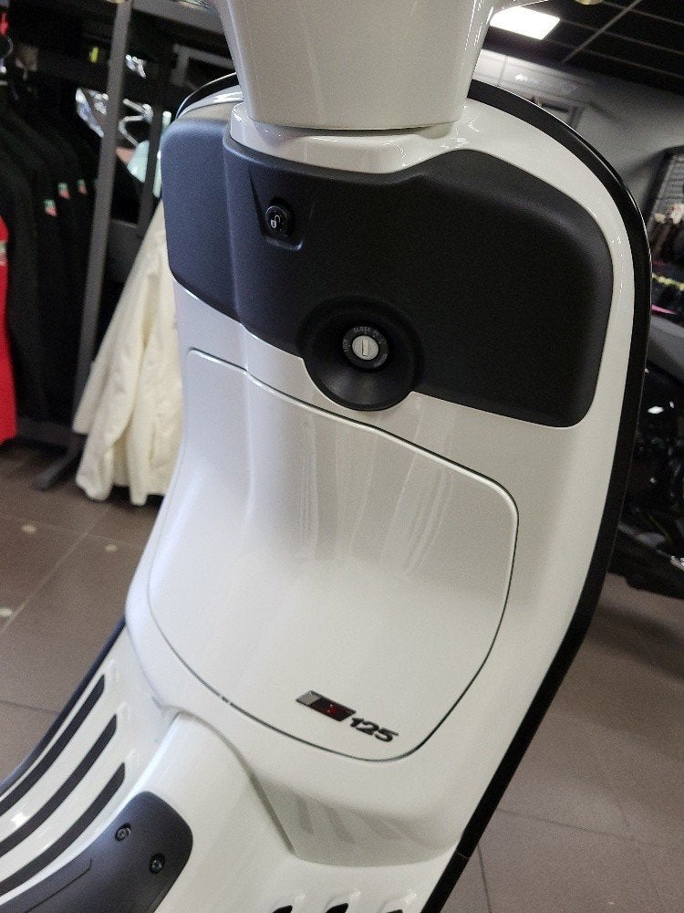 Offres d'achat sur la Vespa Sprint S 125cc, Motos, Scooter, Entreprise, Permis Moto A1 minimum, Neuf