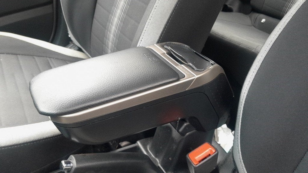 ACCOUDOIR CENTRAL Hyundai i10 (01-2019/-), Hyundai Motor Deutschland GmbH, Kaiserleipromenade 5
63067  Offenbach am Main, DE, Utilisé
