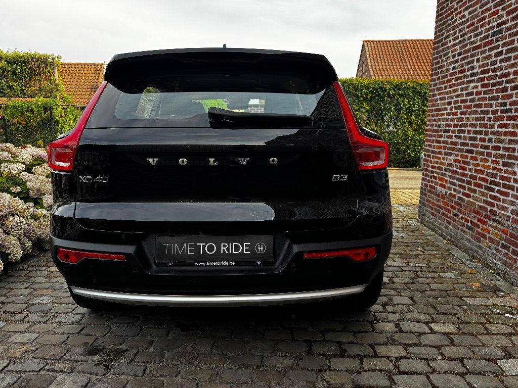 2023 Volvo XC40 B3 MHEV/Facelift/Leder/ACC/Trekhaak/Pilot, Voorwielaandrijving, 4 cilinders, 1969 cc, Zwart