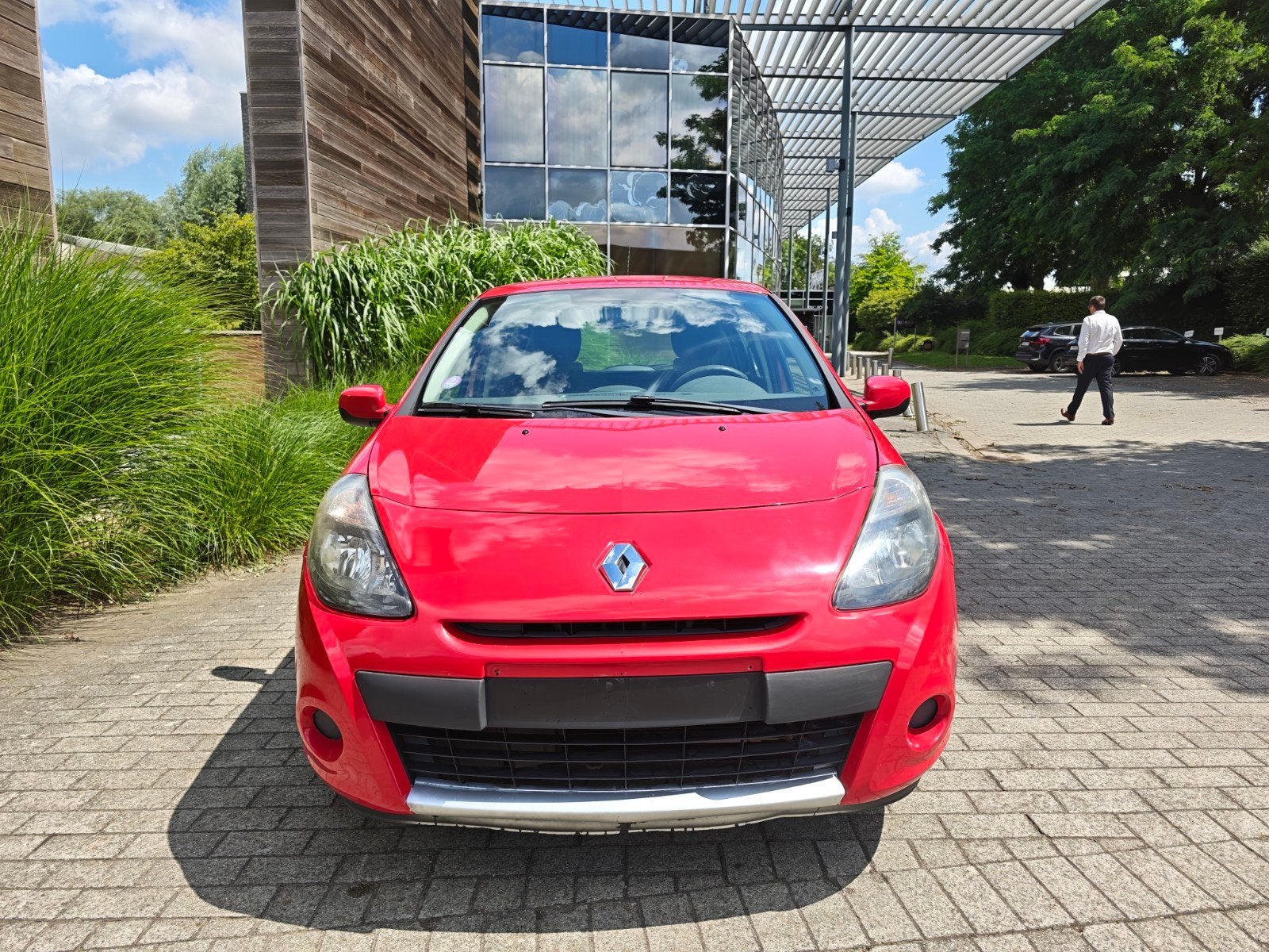 Renault Clio/ jaar 2011/ 1200 Benzine/airco 

1200

Jaar, Euro 5, Bedrijf, Te koop, Benzine