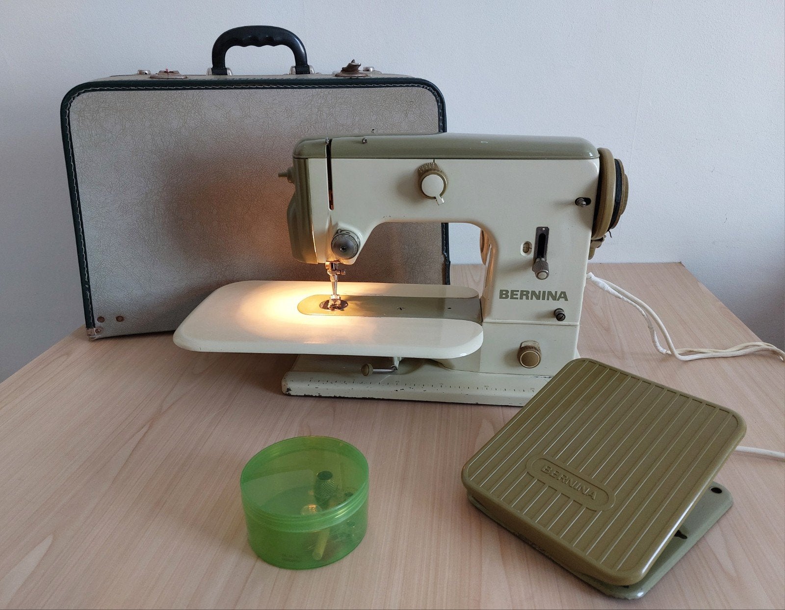 Machine à coudre BERNINA, Hobby en Vrije tijd, Naaimachines en Toebehoren, Naaimachine, Bernina