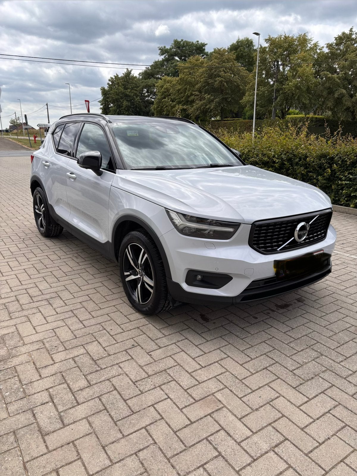 Volvo XC40 R-design, Automaat, 120 kW, 5 zetels, Particulier
