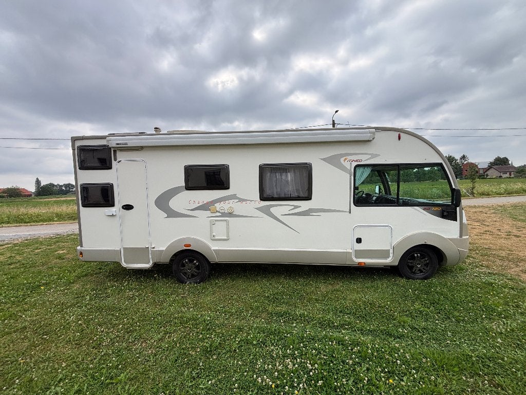 Joli Itineo SB720 sur Fiat Ducato 2.3jtd base 6 personnes, Réfrigérateur, Siège standard, Fiat, Boîte manuelle