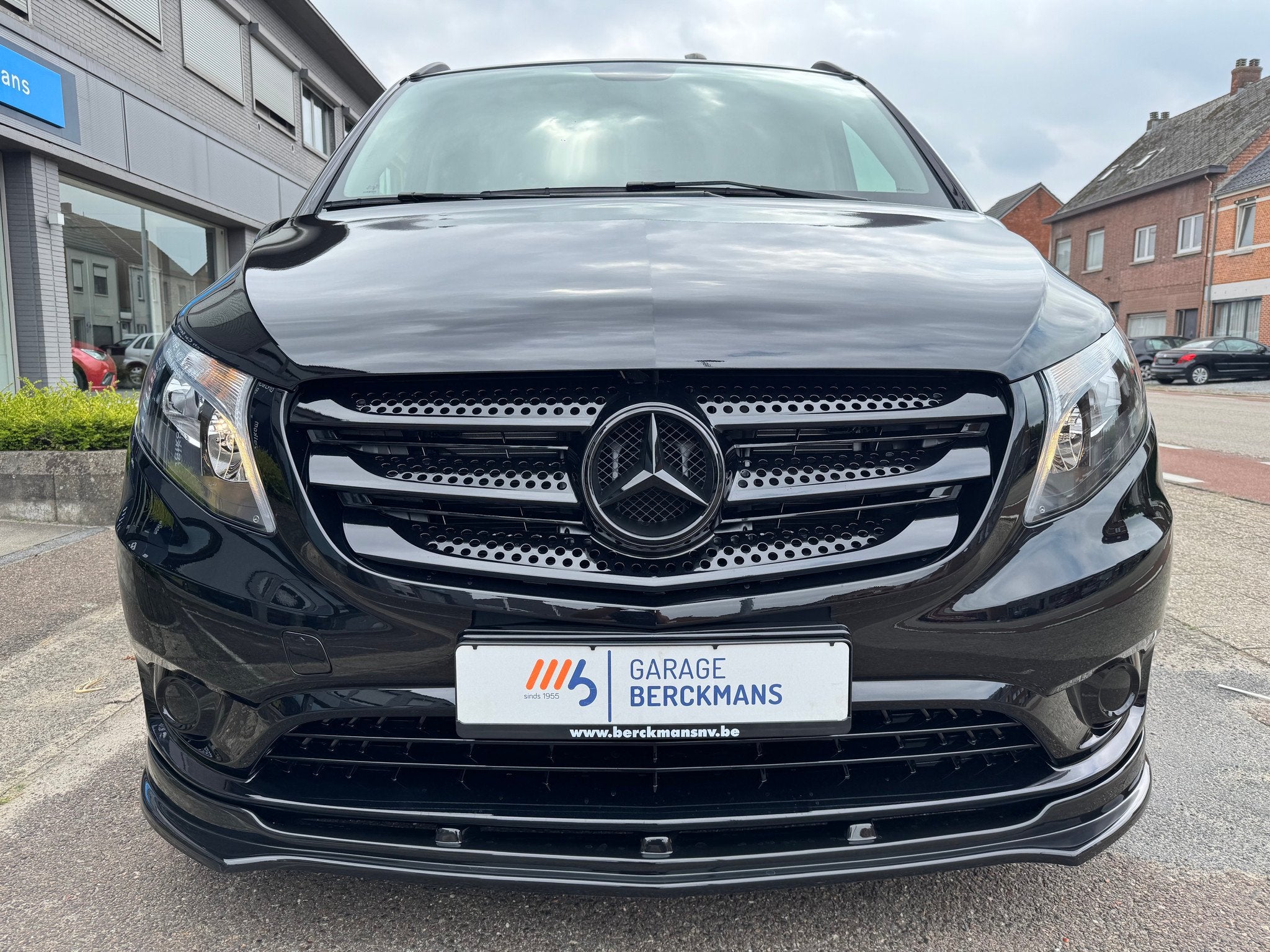 Mercedes-Benz Vito Lang 2.0D 163PK Automaat + spoilerpack 37, Auto's, Gebruikt, 4 cilinders, Zwart, 120 kW