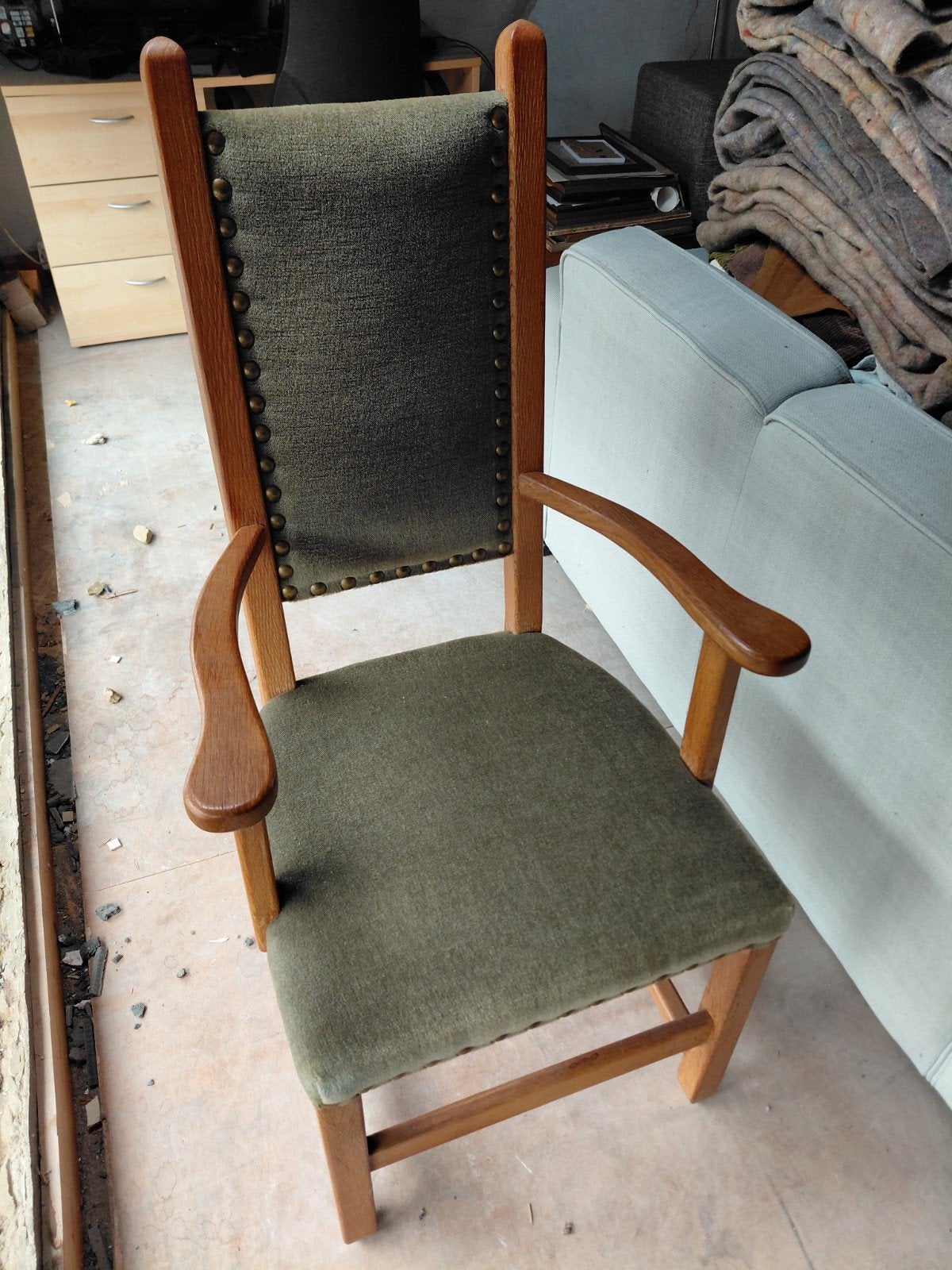 antieke stoel met armleuning en hoge rug (2 stuks), Ophalen