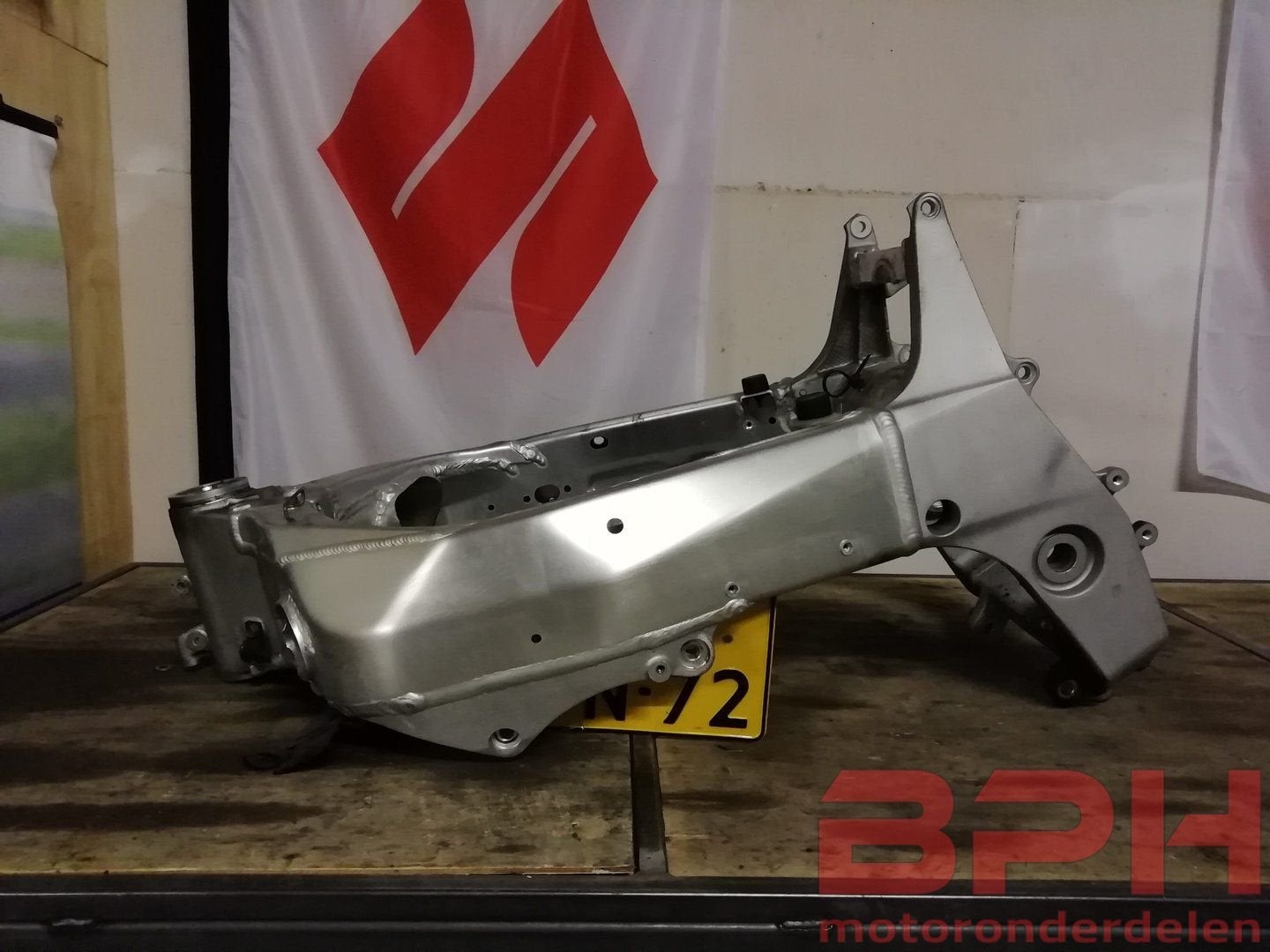 Frame + NL kenteken Suzuki GSX-R 1000 K1 - K2 2001 t/m 2002, Motoren, Ophalen, -, -, -