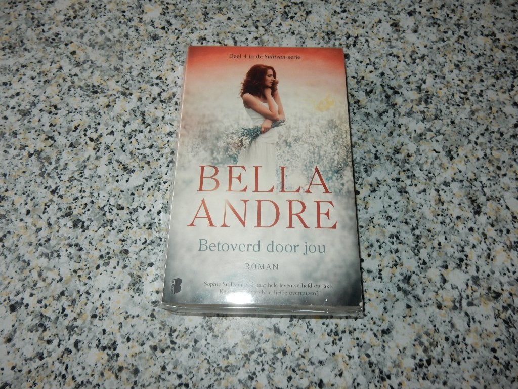 nr.235 - Betoverd door jou - Bella Andre - roman, Boeken, Ophalen of Verzenden