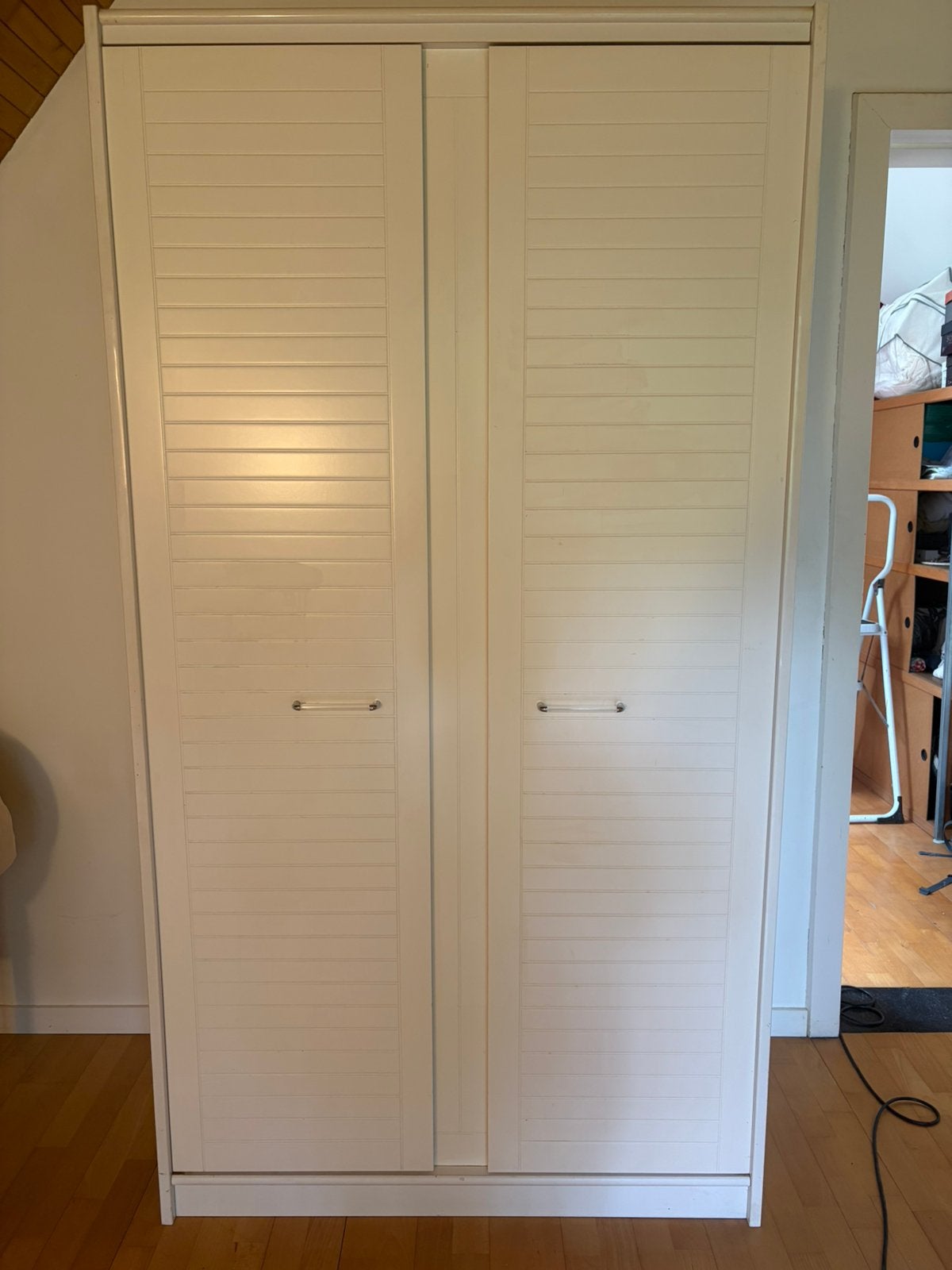 Mooie witte kleerkast – praktisch en tijdloos, Huis en Inrichting, Ophalen, Zo goed als nieuw