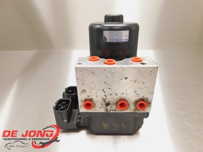 Pompe ABS d'un Toyota Rav-4, -, 3 mois de garantie, Toyota, Utilisé