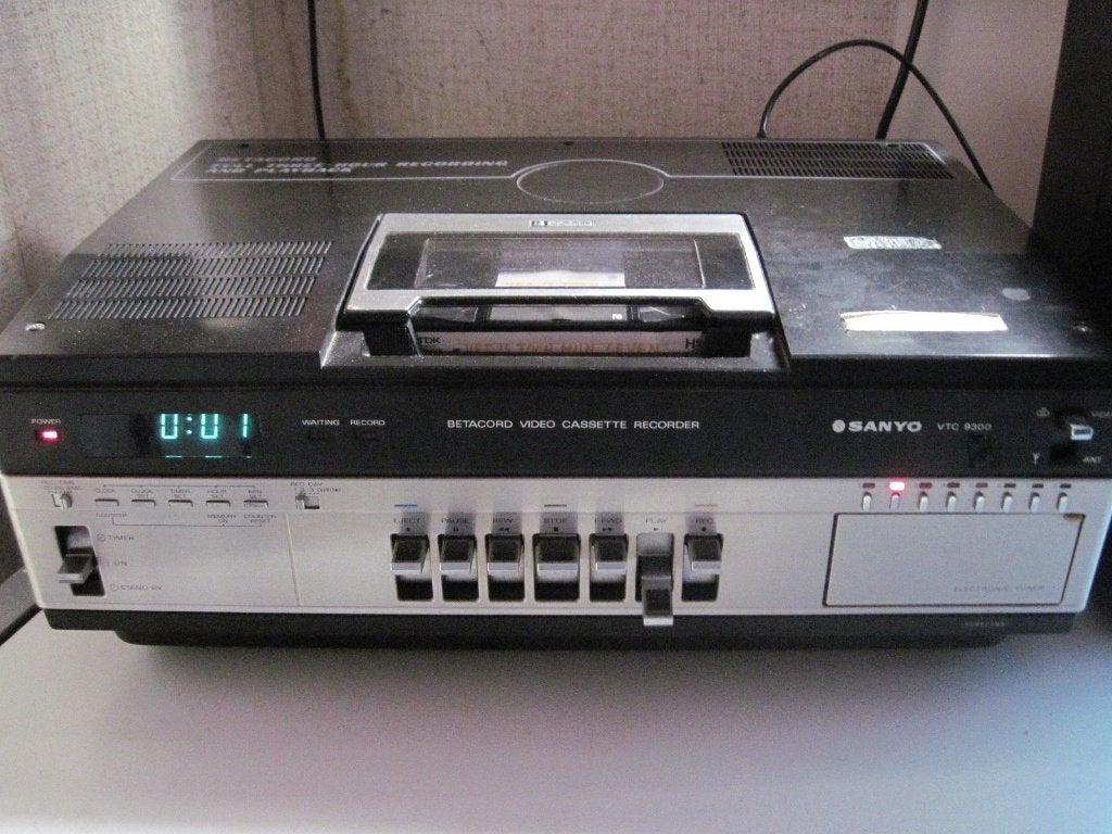 Betamax Sanyo VTC-9300 videorecorder + beeldbuis tv., Audio, Tv en Foto, Ophalen, Refurbished, Betamax-speler of -recorder
