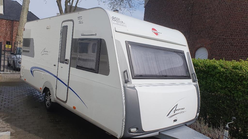 Caravane Burstner Averso 465TS, Caravanes & Camping, Caravanes, Particulier, jusqu'à 4, 1000 - 1250 kg, Banquette en rond, Bürstner