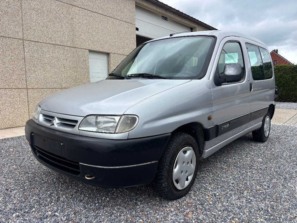 Citroen Berlingo 1.9D 5 places - servo - Att. de remorque, Autos, Euro 2, Argent ou Gris, Achat, 50 kW