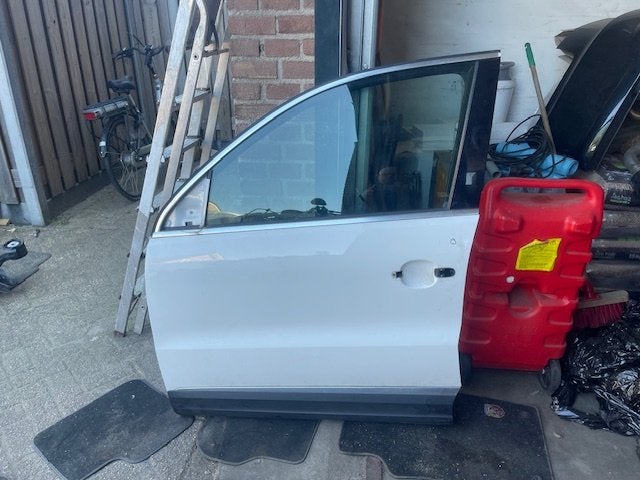 PORTE AVANT GAUCHE LB9A Volkswagen Tiguan (5N1 / 2), Volkswagen, Volkswagen AG, Utilisé, Kundenbetreuung@volkswagen.de
