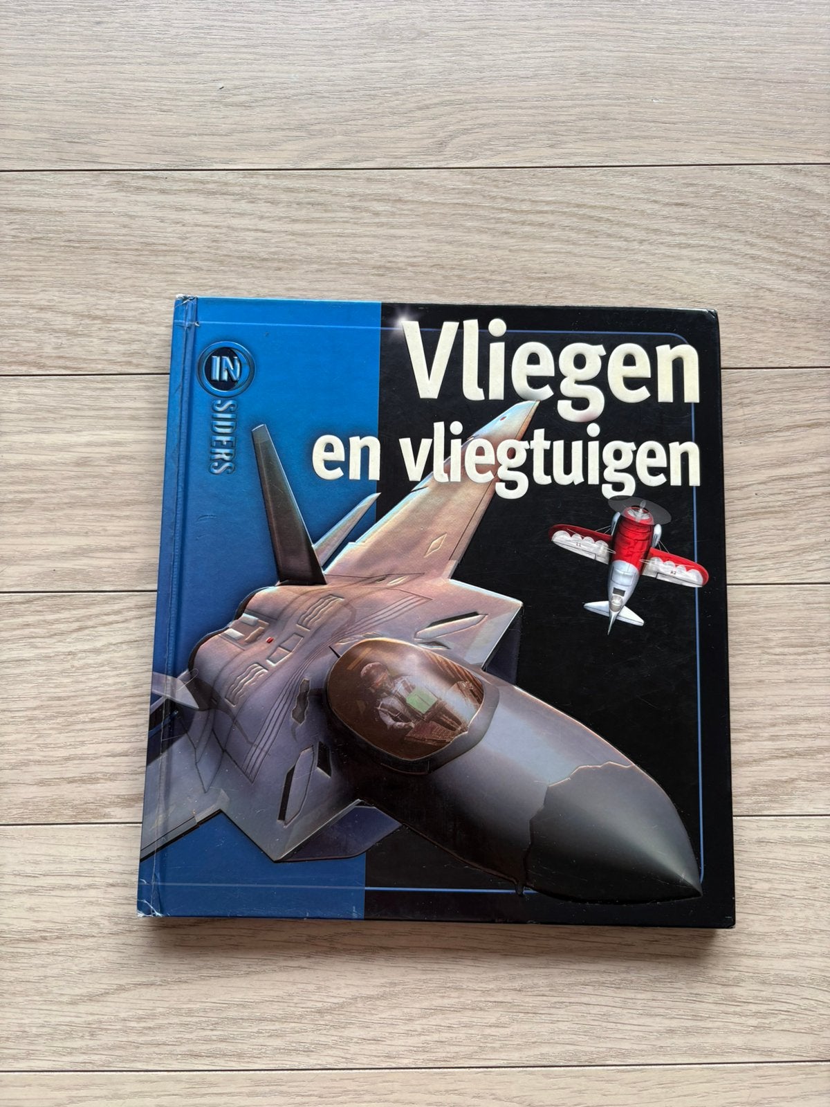 Vliegen en vliegtuigen, Ophalen of Verzenden, Zo goed als nieuw