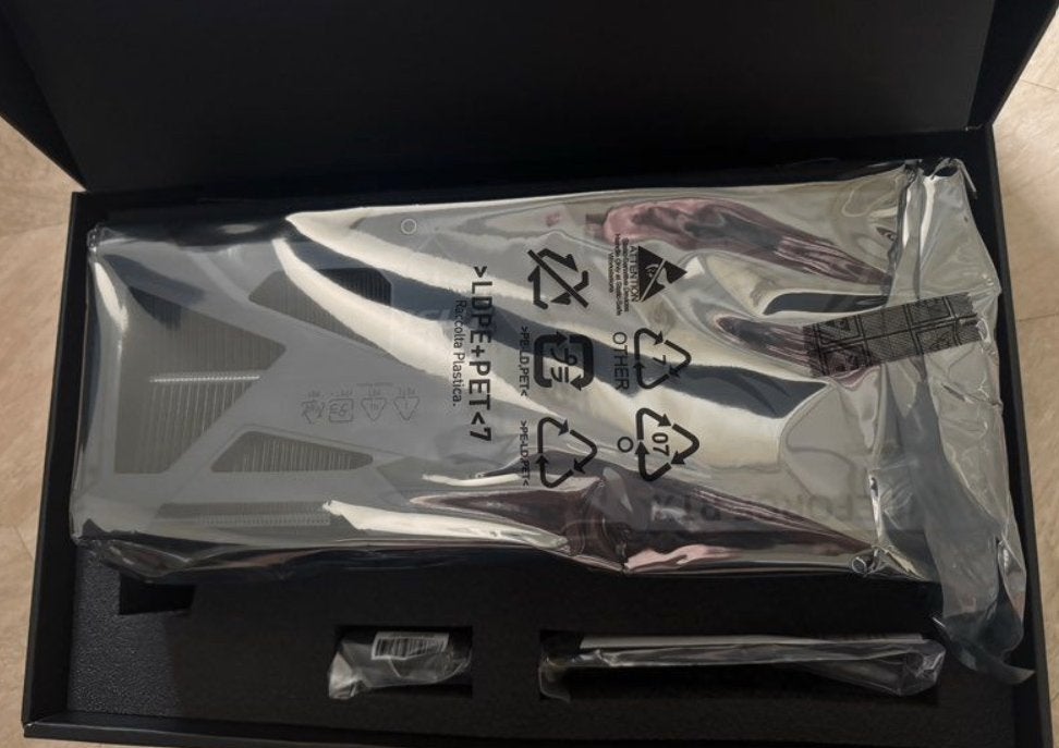 RTX 5090 (MSI Vanguard), GDDR6, Churchilllaan 202, 5705 BK Helmond, Pays-Bas, Comme neuf, HDMI