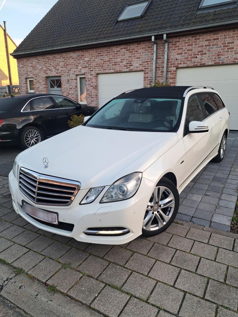 Mercedes E 200CDI, 2de eigenaar, Unieke opties,  Dealer ond., Autos, Euro 5, Achat, Beige, Boîte manuelle