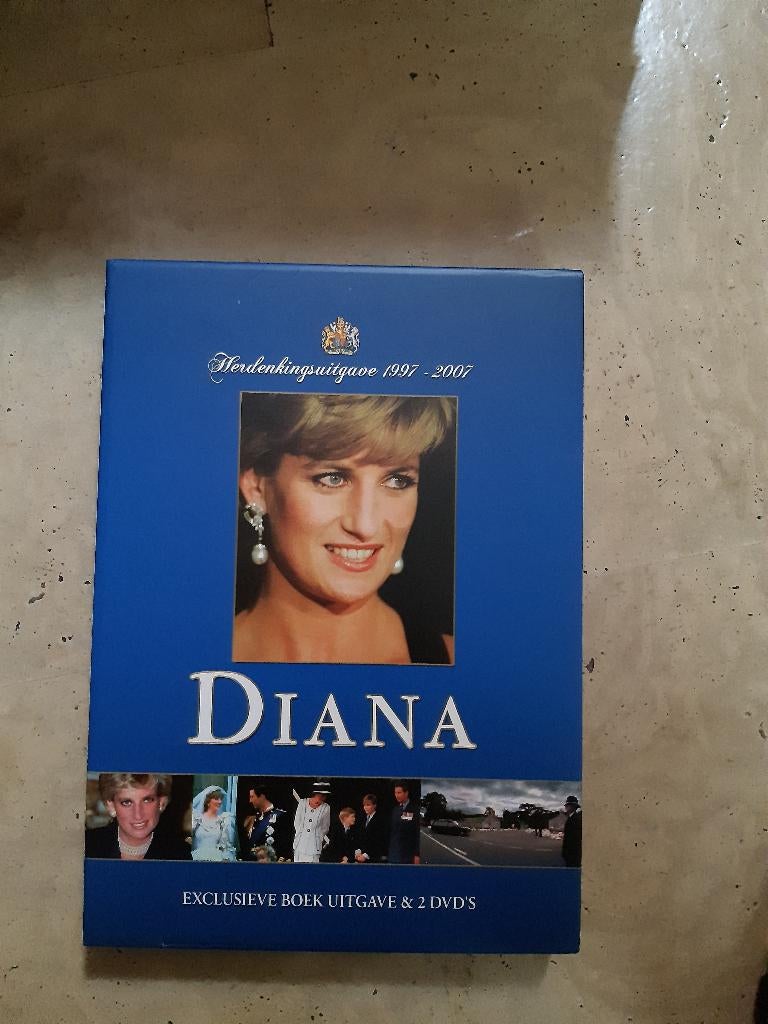 Diana boek en dvd’s, Ophalen of Verzenden, Zo goed als nieuw