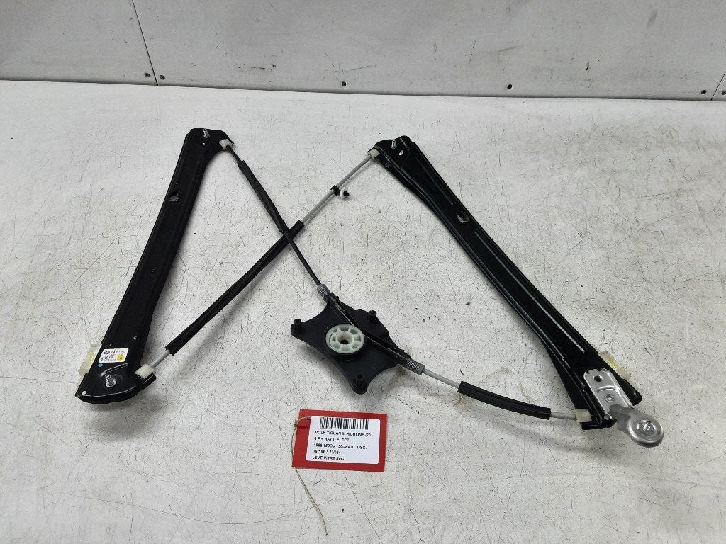 VITRE MECANISME AVANT GAUCHE Tiguan (AD1) (5NA837461A), Volkswagen, Mevr. I. Hauben, Utilisé, Rue de l'Espoir 34 34
4030  GRIVEGNÉE, BE