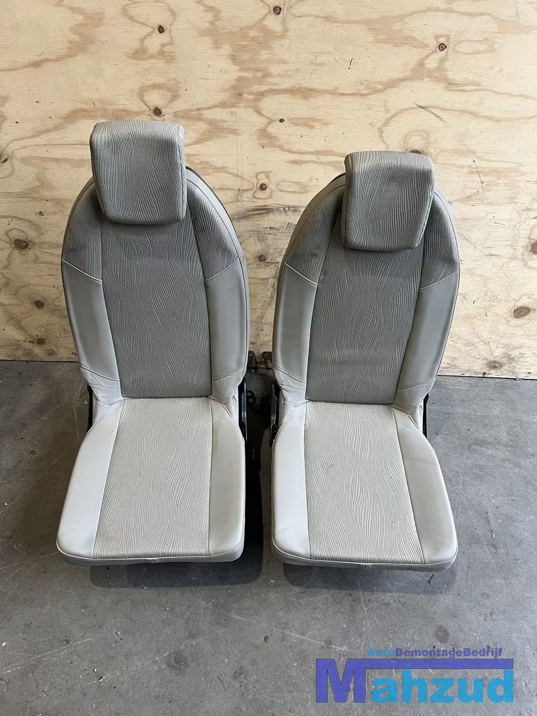 RENAULT GRANDE SCENIC 2 3E rij stoelen beige 2004-2009, Renault Group, Contact.group@renault.com, Renault, Utilisé