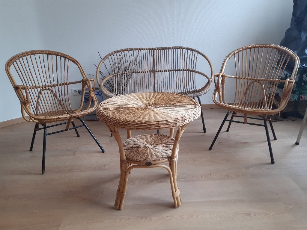 salon vintage en rotin : 2 fauteuils + canapé + petite table, Enlèvement, Utilisé, Métal