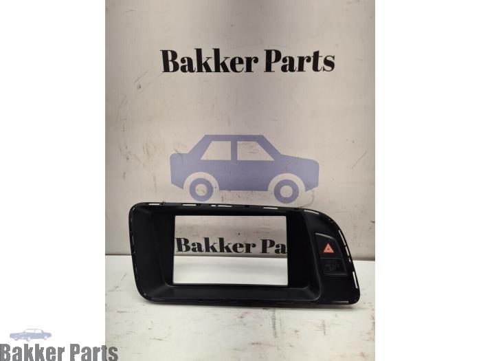Cadre tableau de bord d'un Audi Q5, -, -, 3 mois de garantie, Audi
