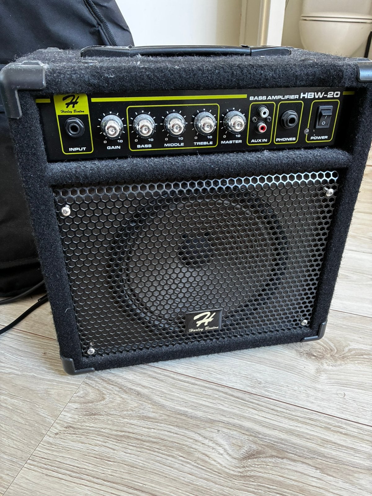 AMPLIFICATEUR DE BASSE Harley Benton HBW 20, Musique & Instruments, Amplis | Basse & Guitare, Enlèvement, Comme neuf