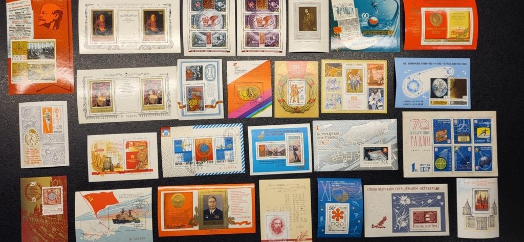 Rusland: 100 blokken - velletjes, Timbres & Monnaies, Timbres | Europe | Russie, Enlèvement ou Envoi, Non oblitéré