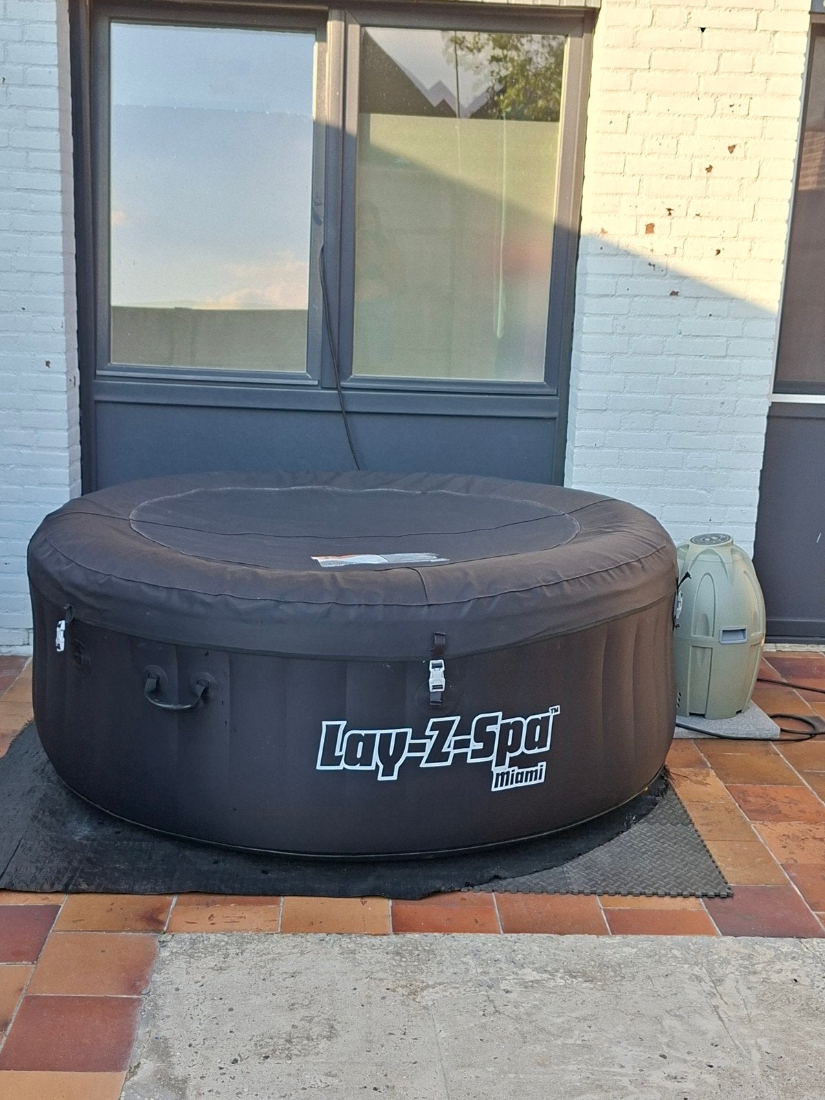 Jacuzzi lay-z-spa miami, Jardin & Terrasse, Bains à remous et Spas, Enlèvement
