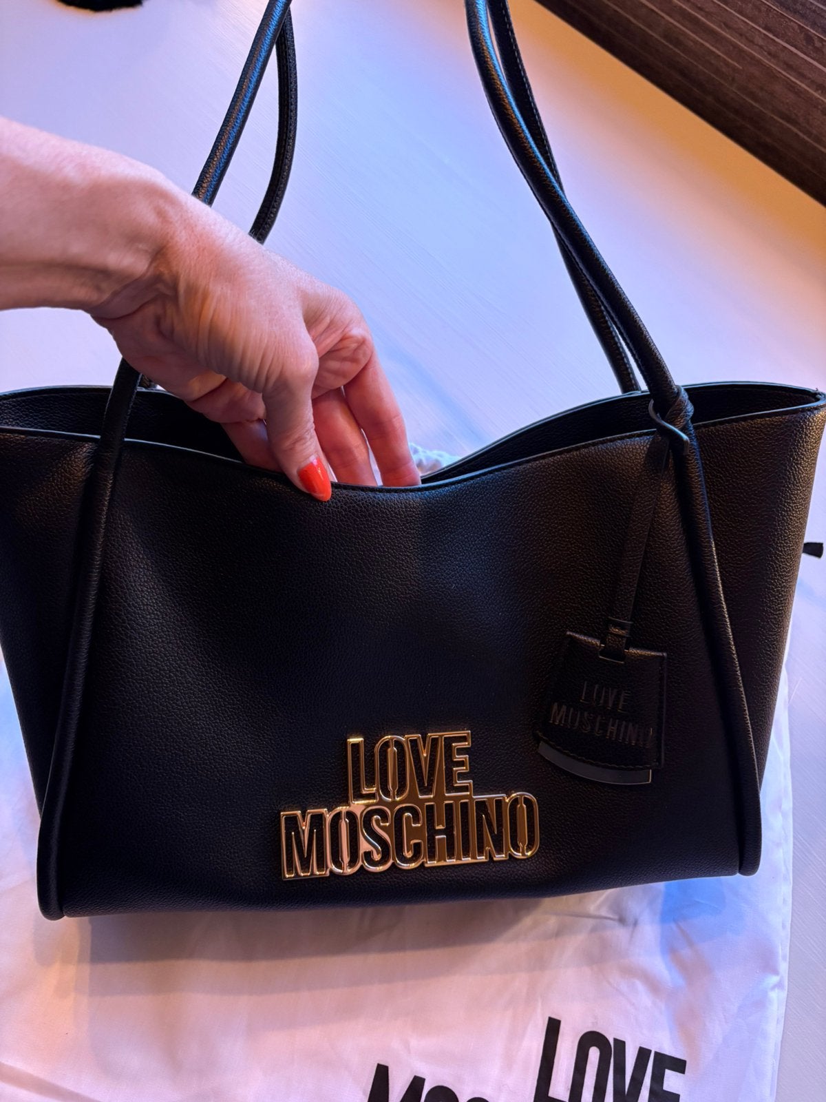 Zwarte Moschino handtas als nieuw., Enlèvement, Comme neuf, Sac à main