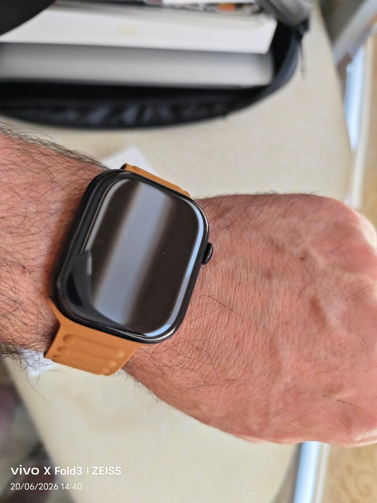 Apple watch 11 noir 46 mm, 2 bracelets, krefel état neuf, Enlèvement, État, Argent, Android