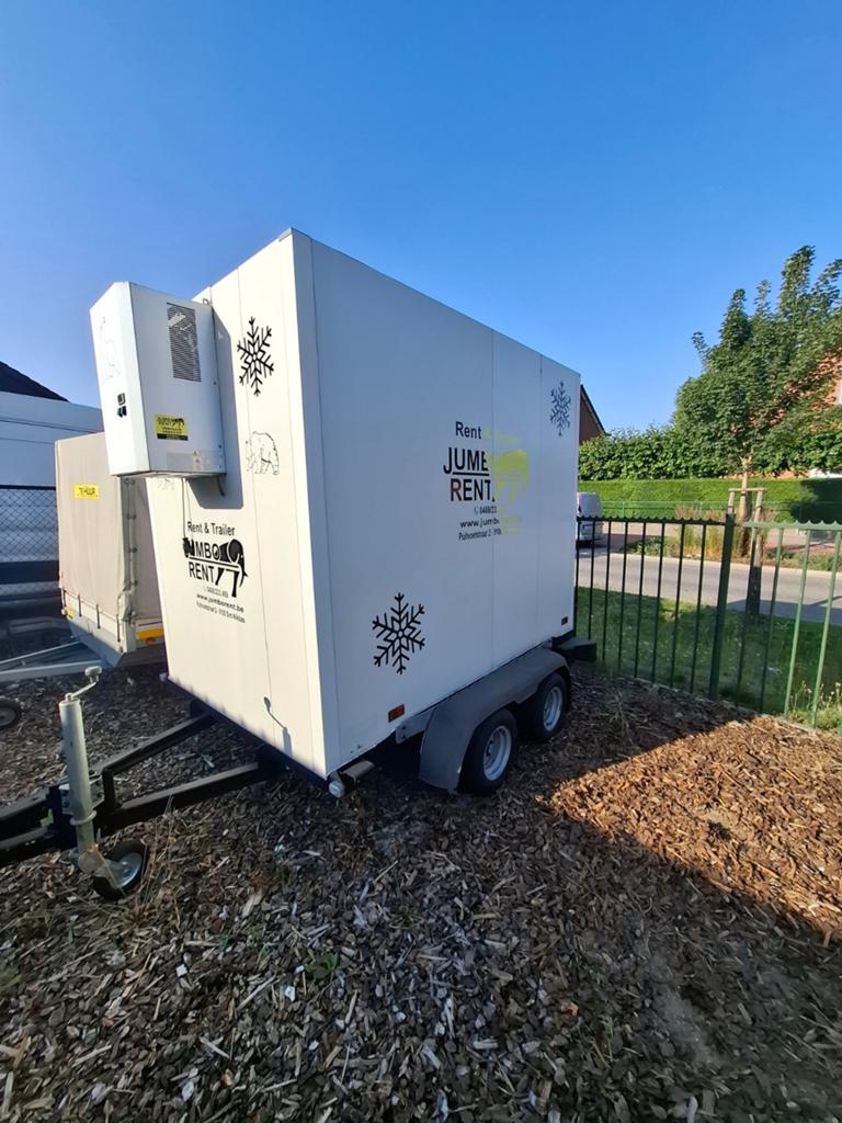 Te koop groote koeltrailer weineg gebruikt, Ophalen