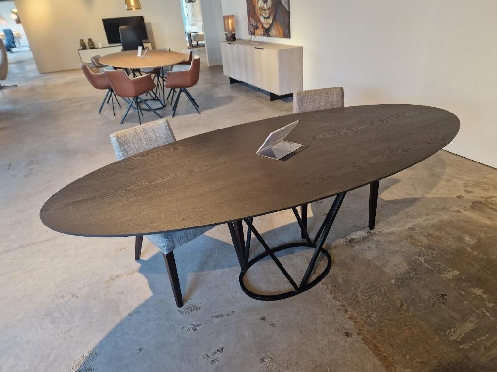 Eettafel ovaal nieuw uit toonzaal          aan zware korting, Huis en Inrichting, Tafels | Eettafels, Ophalen, 50 tot 100 cm, Vijf personen of meer