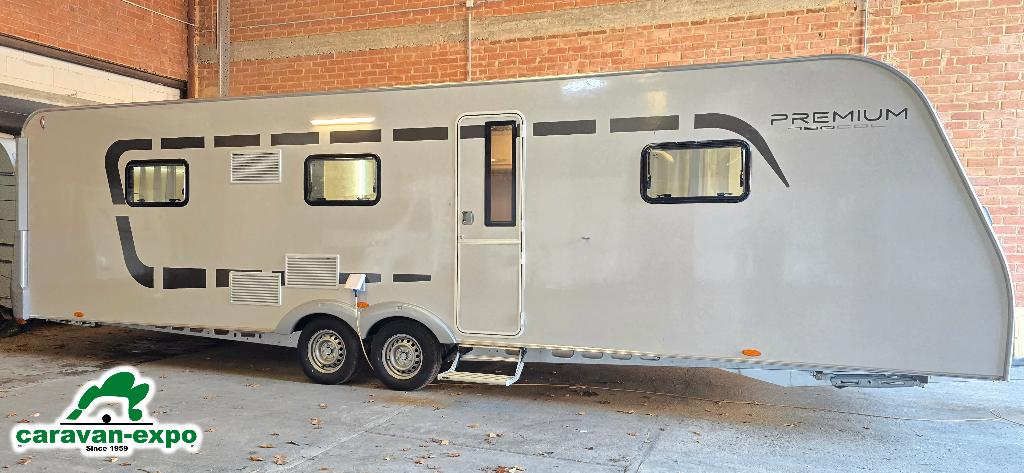mooie grote caravan van 2025, Caravans en Kamperen, 2 aparte bedden, 7 tot 8 meter, Microgolfoven, Particulier