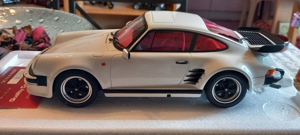 1/18 Porsche 930 Turbo S Grand Prix White 1985 GT Spirit, Ophalen of Verzenden, Nieuw, Auto, Overige merken