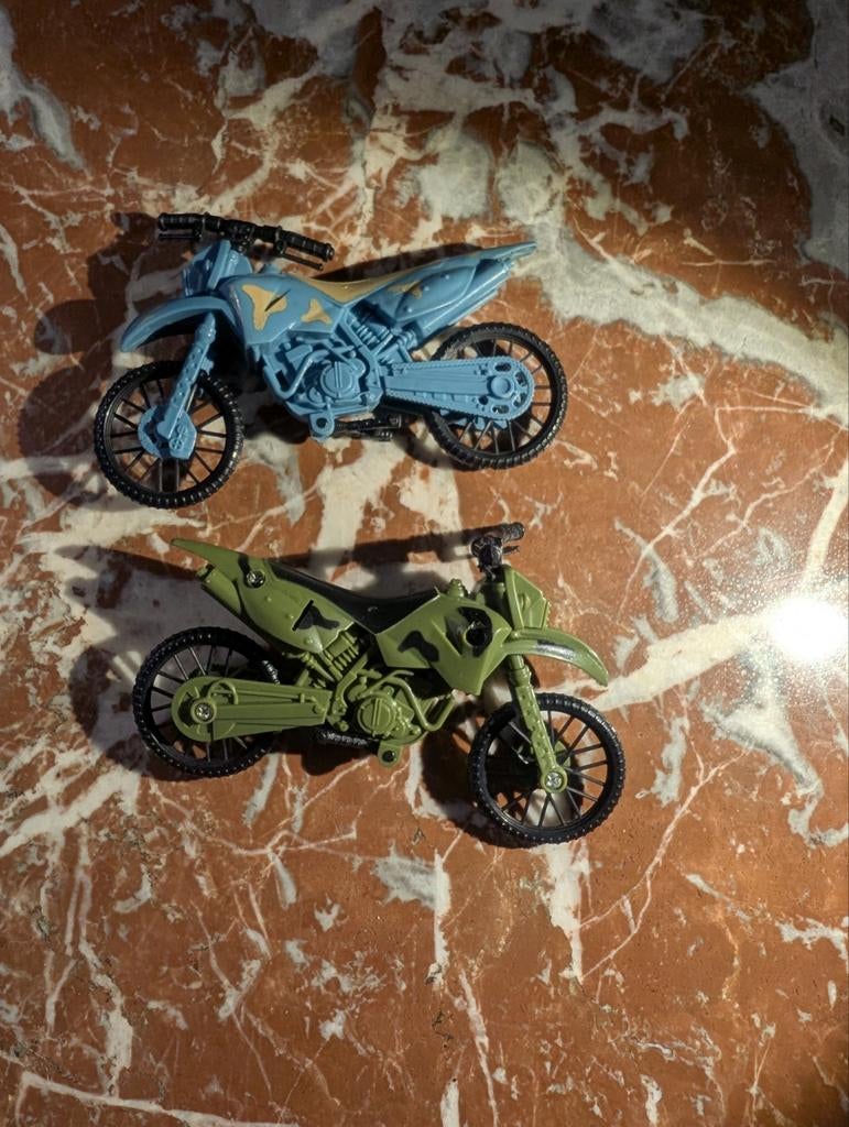 Bonhommes figurines militaires jouet enfant, Enlèvement