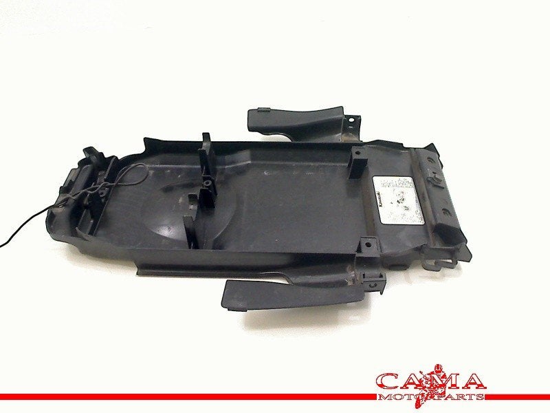BAC A BATTERIE KLE 650 Versys 2007-2009 (KLE650 KLE650A-B), Dhr. S. di Majo, Utilisé, Info@cama-motorparts.nl, P.J. Troelstraweg 8 8
3144 CX  MAASSLUIS, NL