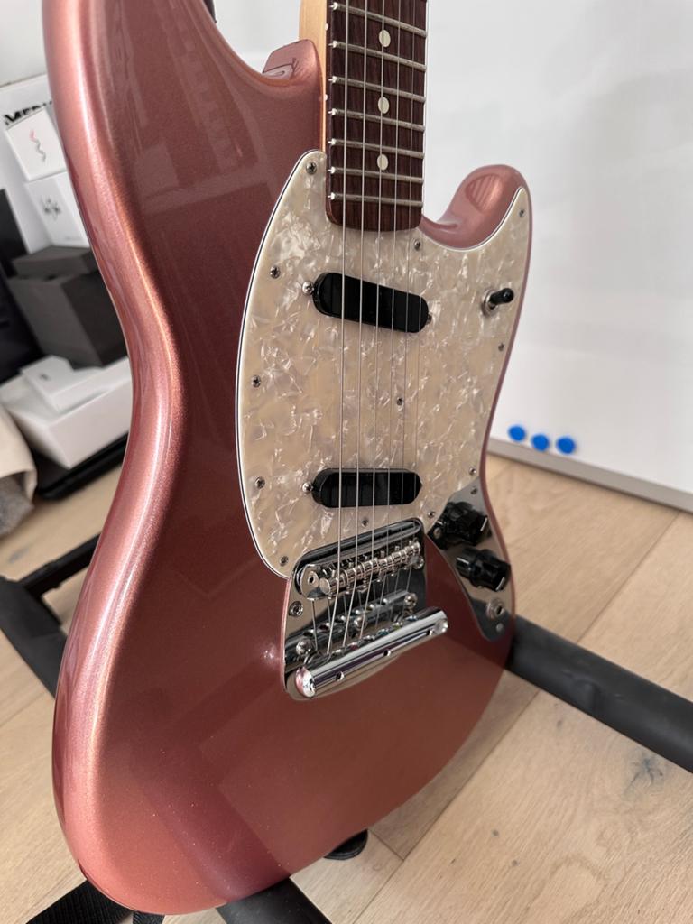 Fender American Performer Mustang, Musique & Instruments, Instruments à corde | Guitares | Électriques, Comme neuf, Fender, Enlèvement