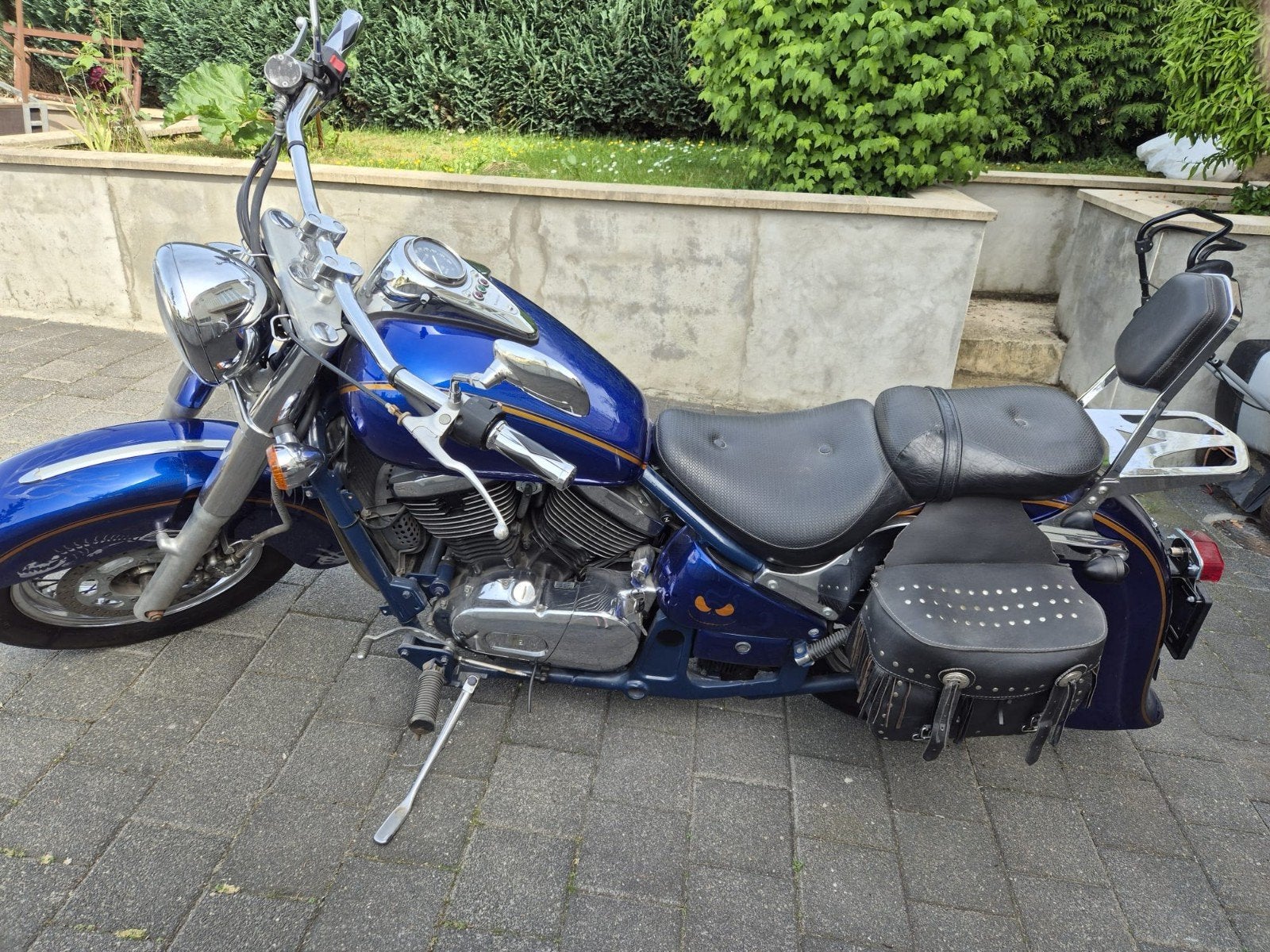 Kawasaki VN800, Motos