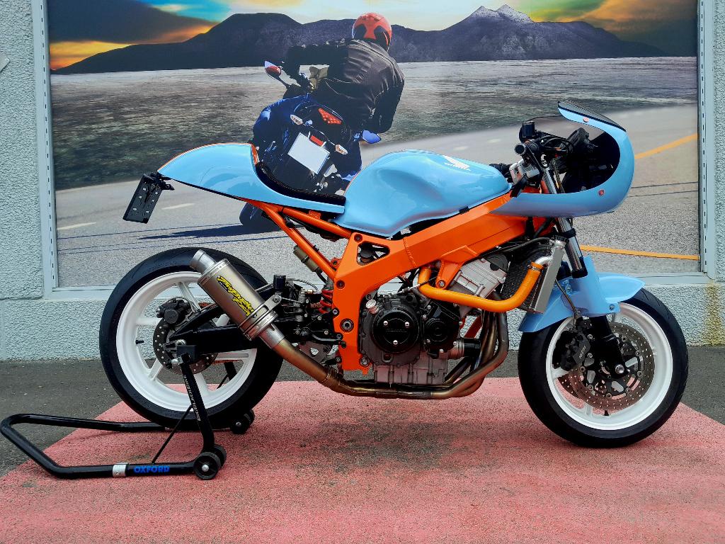 HONDA CBR900RR GULF Garantie 1 ou 2 ans MOTOSD, Motoren, Motoren | Honda, 4 cilinders, Bedrijf, 900 cc, Meer dan 35 kW