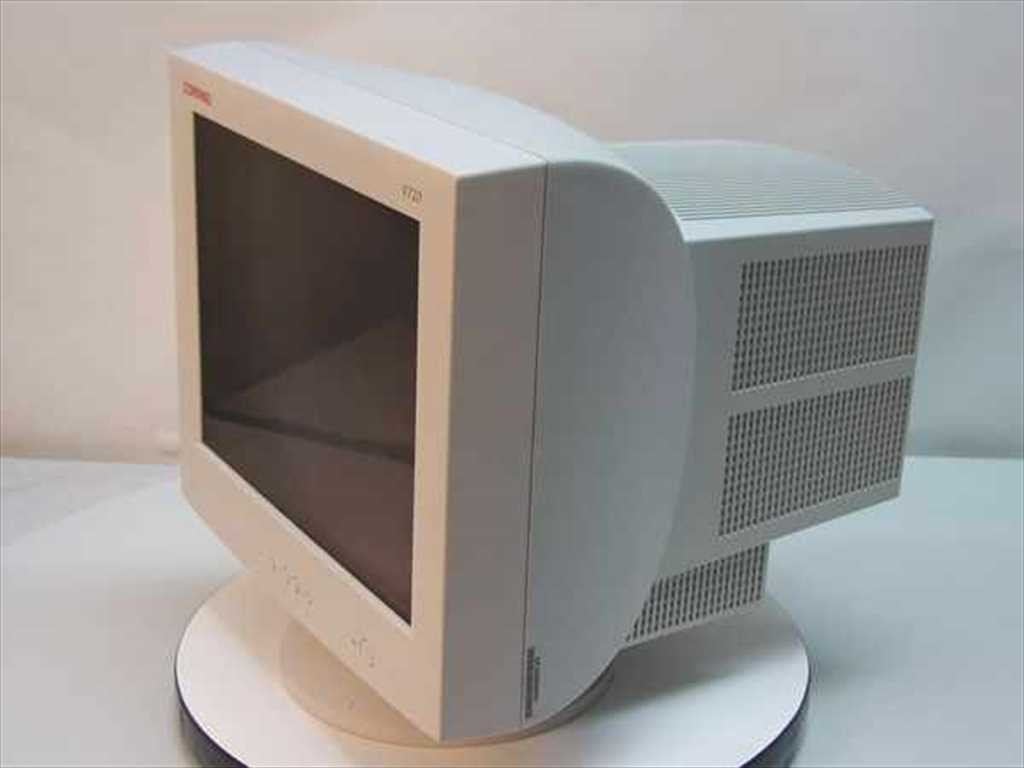 Compaq V710 - heel mooi platte 17 inch CRT, Ophalen, Compaq