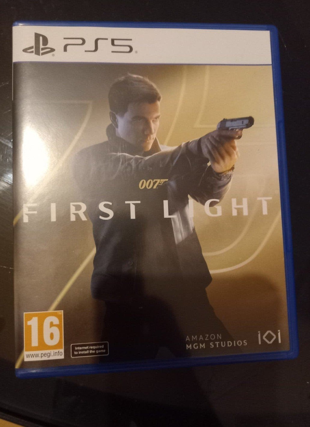 First ligth, Enlèvement