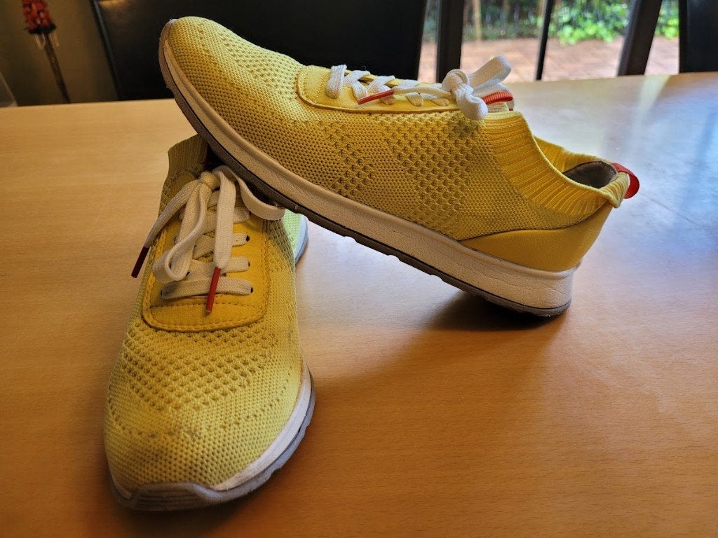 lot van 2 paar schoenen 38, Kleding | Dames, Geel, Ophalen of Verzenden, Zo goed als nieuw, Sneakers