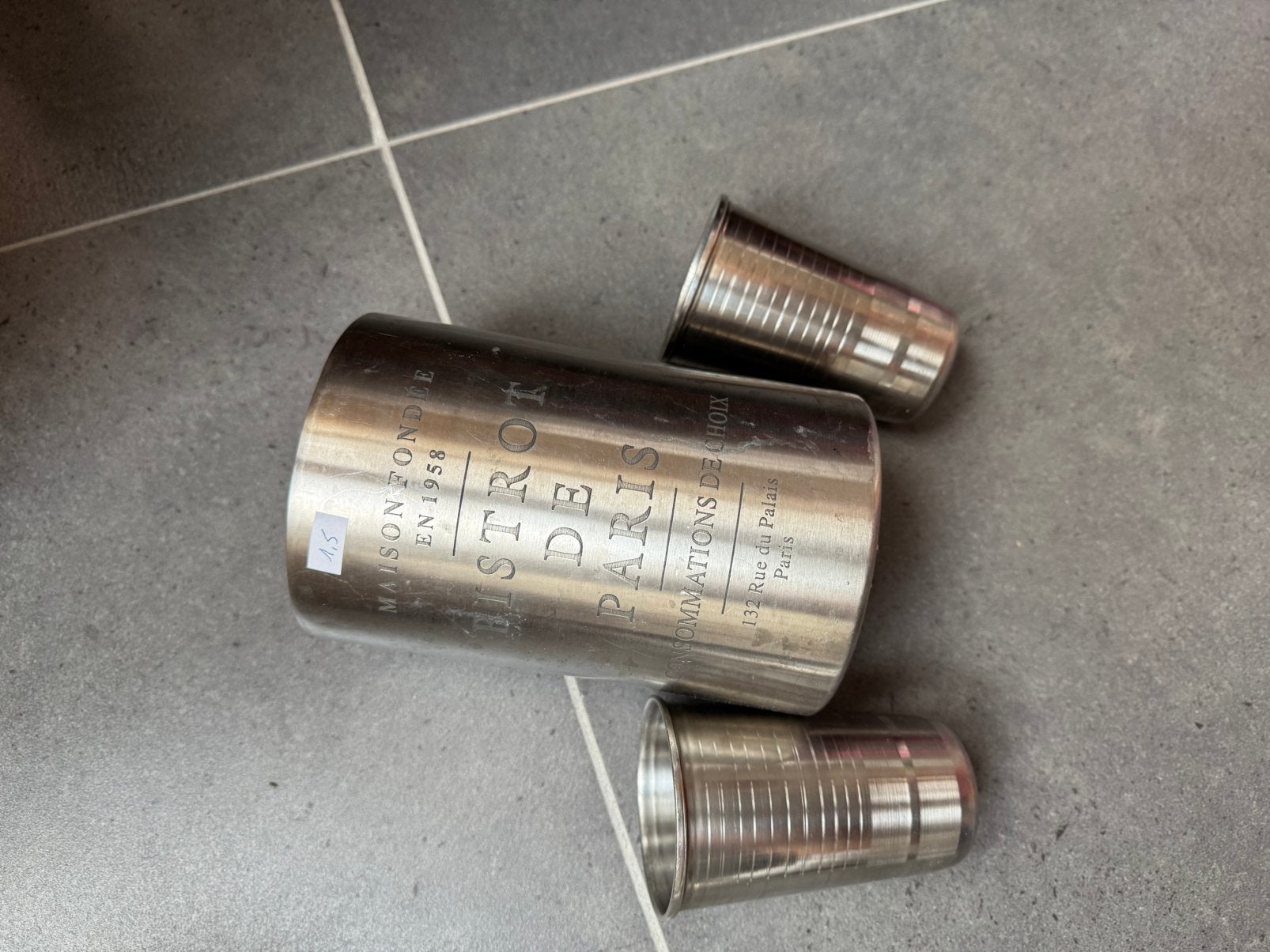 Fleskoeler met twee bekers, Ophalen