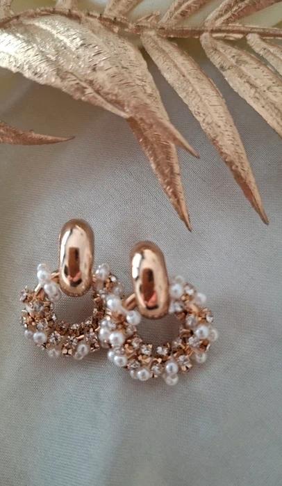 gouden oorbellen met parels, Overige materialen, Verzenden, Zo goed als nieuw, Knopjes of Stekers
